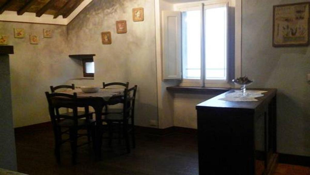 Domus Ghibellinae- Fonte Di San Benedetto Apartment Cortona Room photo
